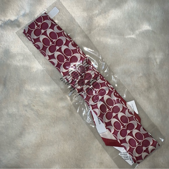 COACH Signature Print Silk Thin Scarf Light Raspberry NWT GORGEOUS - Picture 11 of 12
